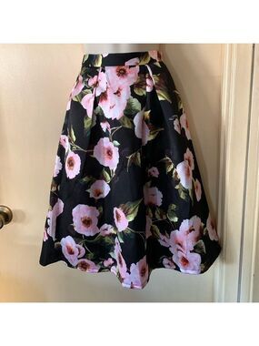 Sweet Miss black floral circle skirt size M/L